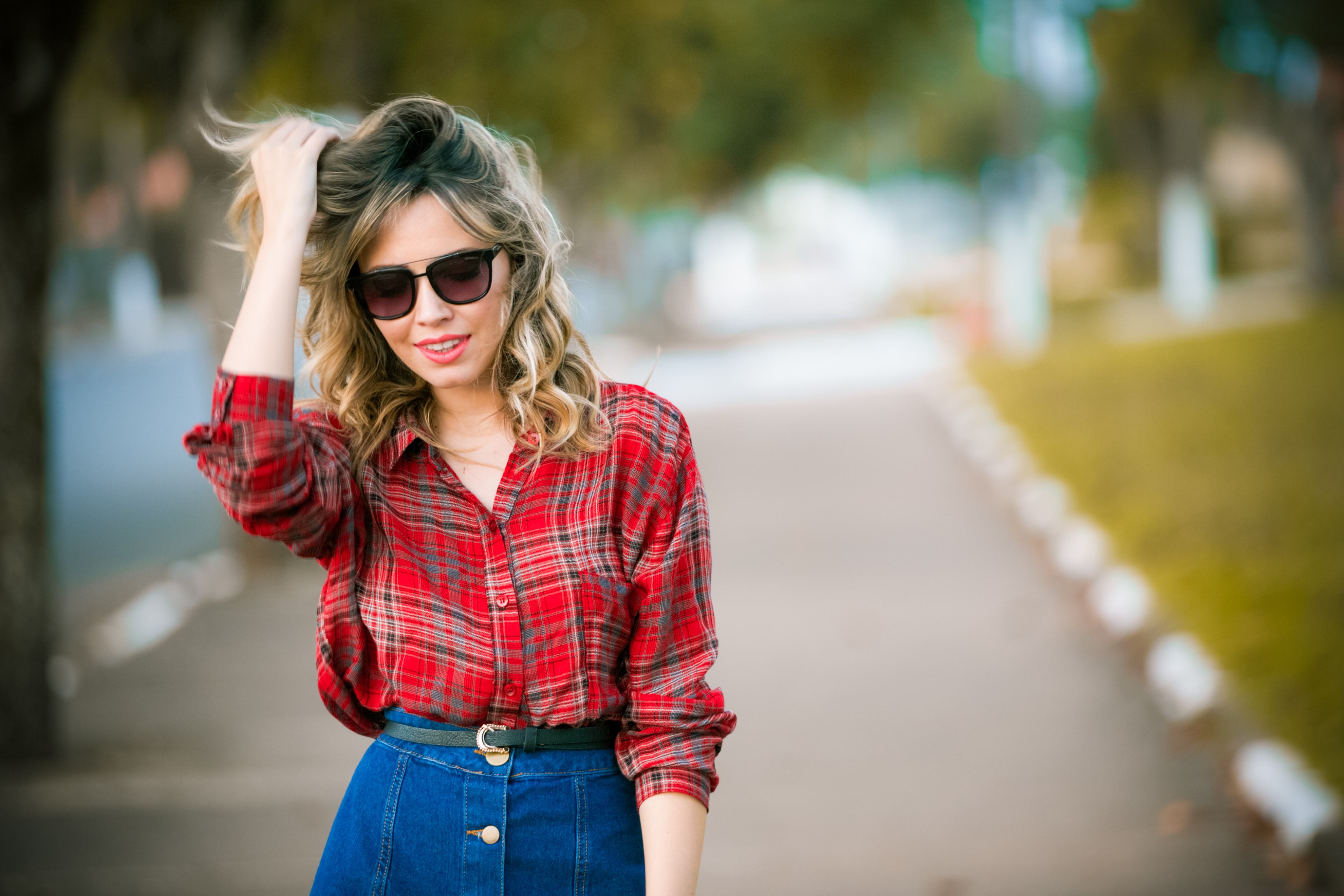 saia Jeans e Camisa Xadrez